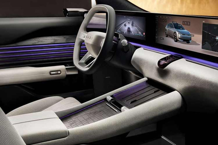 Tổng doanh số khi AUDI E5 Sportback ra mắt mới chỉ đạt 7.070 xe. Riêng trong tháng 1, xe chỉ bán được 420 chiếc. Về mặt giá bán, AUDI E5 Sportback hiện đứng cùng phân khúc với Zeekr 007 GT và thậm chí thấp hơn một chút so với Xiaomi SU7 - mẫu xe đã bán hơn 250.000 chiếc trong năm ngoái. Đây là sự cạnh tranh rất khốc liệt trong một thị trường vốn không thiếu các mẫu sedan và fastback thuần điện mới mẻ, bắt mắt.