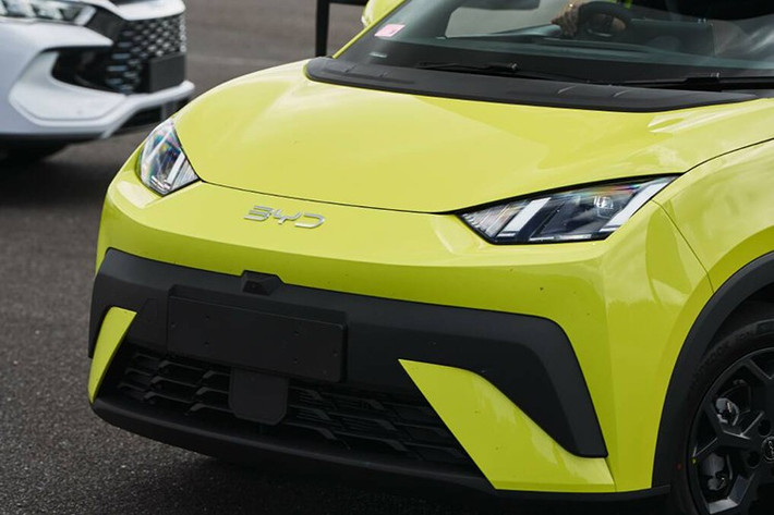 Ngoài BYD Atto 1, không có mẫu xe thuần điện nào khác xuất hiện trong top 10 ôtô bán chạy nhất thịt trường Indonesia. Cũng không có thương hiệu ôtô Trung Quốc nào xuất hiện trong top 20.