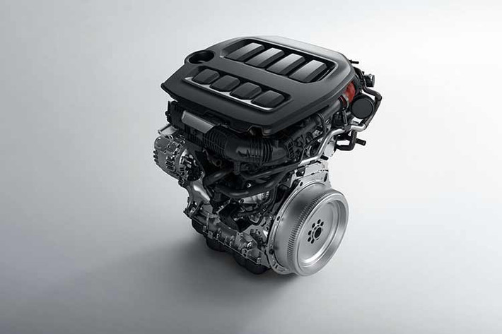 Volkswagen cho biết bên cạnh khả năng vận hành mạnh mẽ, mẫu SUV này còn được chú trọng đặc biệt tới độ êm ái, với gói cách âm toàn diện từ động cơ, sàn xe, thân vỏ đến kính và lốp công nghệ giảm ồn.