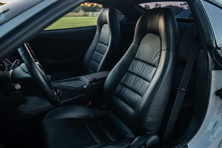 Hơn 3 năm đã trôi qua, và kỷ lục này đã bị phá vỡ bởi một chiếc Toyota Supra Turbo đời 1998 mới được bán với giá cao hơn 10.000 USD, tức 242.000 USD (hơn 6,3 tỷ đồng, bao gồm cả phí) (khoảng 220.000 USD - hơn 5,7 tỷ đồng sau thuế) tại phiên đấu giá Kissimmee năm 2026.