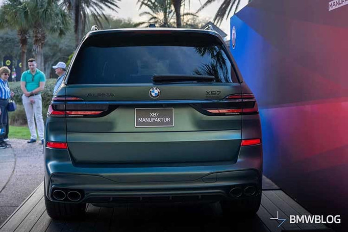 Xe được trang bị hệ thống ổn định chống lật chủ động với thanh chống lật điện cơ và các bạc lót trục sau cứng hơn để giảm độ nghiêng thân xe. Hệ thống lái chủ động tích hợp cũng có trong danh sách tùy chọn. Người lái có thể chọn một trong ba chế độ lái: thoải mái, thể thao và sport+.