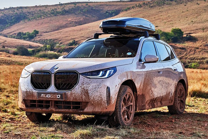 Phiên bản BMW X3 G45 dành cho Nam Phi đã nhận được thông số kỹ thuật off-road dựa trên phiên bản 20d xDrive. Là một chiếc crossover hạng sang được sản xuất tại Nhà máy Rosslyn của Tập đoàn BMW, X3 Rugged có giá khởi điểm từ 1.232.417 rand, tương đương khoảng 70.850 USD.