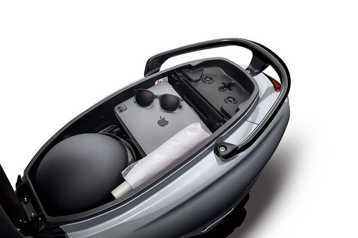 Về mặt kỹ thuật, Fiddle được trang bị hệ thống ALEH, hệ thống treo chống nâng động cơ giúp kiểm soát độ cao gầm xe khi tăng tốc. Phần còn lại của khung xe vẫn giữ nguyên thiết kế truyền thống.