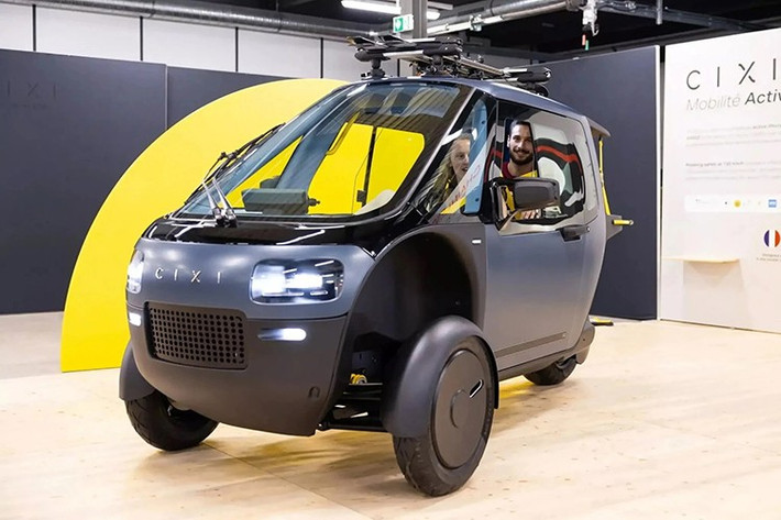 Hãng xe Cixi của Pháp giới thiệu xe điện 3 bánh mang tên "Vigoz" nhưng không bán mà chỉ cho thuê. Đặc biệt, chiếc xe điện 3 bánh Cixi Vigoz đặc biệt này có thể sử dụng trên đường cao tốc tại Pháp.