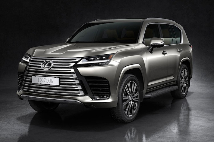 Lexus LX 700h Hybrid ﻿Trong phân khúc SUV hạng sang, LX 700h là bước chuyển quan trọng của Lexus. Xe được trang bị hệ truyền động hybrid với sự kết hợp của động cơ V6 3.4L tăng áp kép với mô tơ điện mang đến khả năng cải thiện mô-men xoắn cực đại, sức mạnh và khả năng tiết kiệm nhiên liệu.