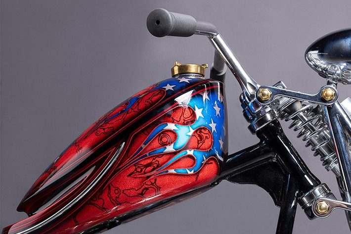 Bất kể số tiền quyên góp được là bao nhiêu, toàn bộ số tiền sẽ được quyên góp cho Tunnel to Towers, "một tổ chức phi lợi nhuận chuyên hỗ trợ cựu chiến binh Hoa Kỳ, lực lượng ứng cứu khẩn cấp và gia đình của họ."