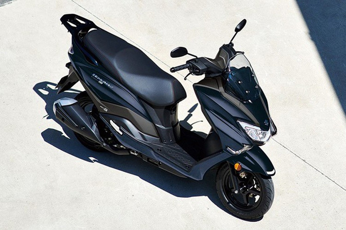 Suzuki Burgman Street 125EX 2025 mới được xem là sản phẩm thuộc phân khúc xe tay ga cao cấp 125cc, tập trung vào thiết kế sang trọng, phong cách, nổi bật thu hút mọi ánh nhìn.