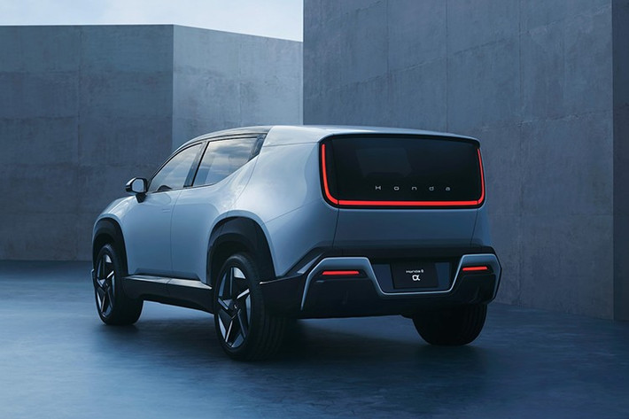 Honda 0 Series đánh dấu sự tái thiết hoàn toàn chiến lược xe điện của hãng xe Nhật Bản. Dòng xe này được xây dựng trên nền tảng EV hoàn toàn mới và sở hữu hệ điều hành ASIMO OS độc quyền của công ty, một hệ thống phần mềm thế hệ mới hỗ trợ người lái, kết nối và quản lý năng lượng thông minh.