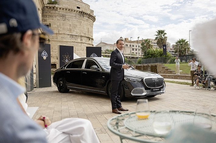 Ra mắt tại pháo đài Michelangelo lịch sử ở Civitavecchia, Ý, mẫu xe siêu sang Mercedes-Maybach S680 V12 Edition 2026 phiên bản giới hạn được giới thiệu tới một nhóm khách hàng VIP và giới truyền thông được chọn lọc.