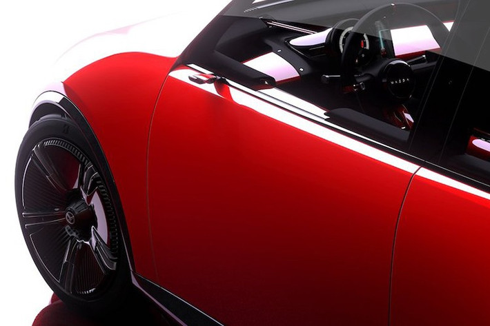 Với chiều dài 3.825 mm, chiều rộng 1.795 mm và chiều cao 1.470 mm, Vision-X Compact ngắn hơn Mazda2 khoảng 255 mm và có trục cơ sở rút gọn 55 mm. Đây được xem là mẫu xe lý tưởng cho môi trường đô thị đông đúc, đề cao sự linh hoạt và tiện dụng.