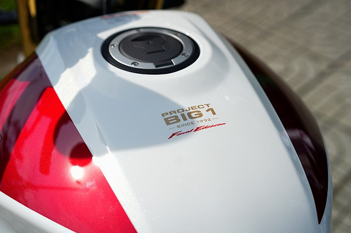 Xe có kích thước 2.200 x 795 x 1.135 mm, trục cơ sở 1.520 mm, chiều cao yên 790 mm, trọng lượng 272 kg và bình xăng dung tích 21 lít. Bên trên bình xăng còn có bộ tem "Project Big 1" kèm dòng chữ Final Edition, không chỉ cho biết đây là phiên bản cuối cùng của dự án Big 1 mà còn là bản đặc biệt.