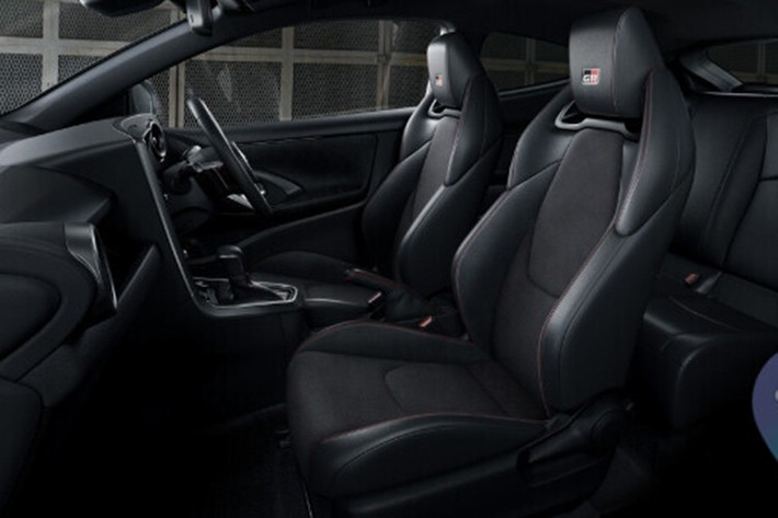 Tại Nhật Bản, gói nâng cấp này có giá từ 4,05 triệu yên (khoảng 725 triệu đồng) cho bản GR Yaris RC+ hộp số sàn 6 cấp.