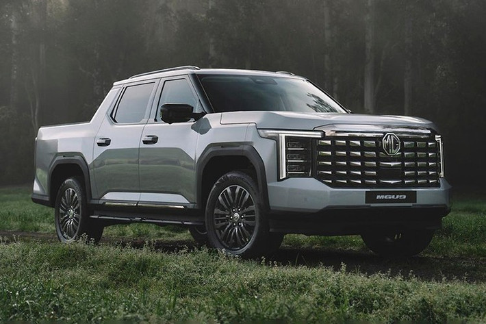 Khi ra mắt, MG U9 sẽ trực tiếp đối đầu những cái tên gạo cội trong phân khúc như Ford Ranger, Toyota Hilux, Isuzu D-Max, Mazda BT-50, Nissan Navara, cùng các tân binh Trung Quốc như BYD Shark 6 hay GWM Cannon Alpha.