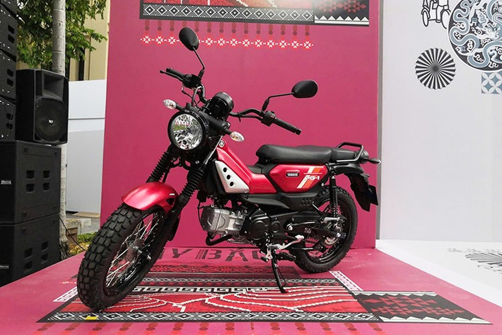 Kích thước tổng thể của xe là 805 x 1.980 x 1.050 (mm) với trọng lượng 109kg. Yamaha PG-1 2025 tại Việt Nam có 4 tùy chọn màu sắc, bao gồm hai màu mới là xanh Blue Glacier và xám Gray Misty, cùng với màu đỏ Red Twilight và nâu Brown Rockstone.