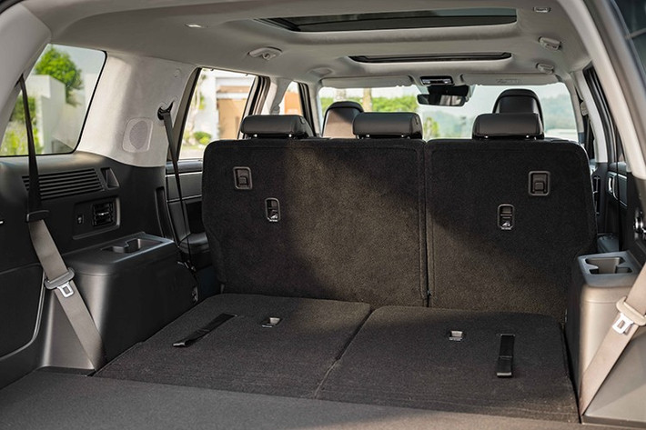 Các tính năng SmartSense nổi bật bao gồm: Hỗ trợ phòng tránh va chạm trước thế hệ 2 (FCA-2), Giám sát và phòng tránh va chạm điểm mù (BVM & BCA), Hỗ trợ giữ làn đường (LFA & LKA), Hỗ trợ phòng tránh va chạm phía sau (RCCA), Đèn tự động thông minh (AHB), Điều khiển hành trình thích ứng (SCC) và Cảnh báo mở cửa an toàn (SEW).