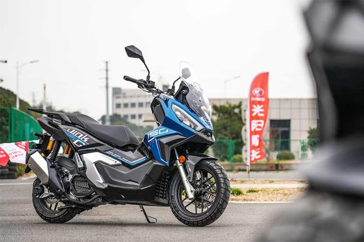 Sức mạnh của Dink G150 2026 chỉ thấp hơn một chút so với Honda ADV 160 và tương đương với Vario 160. Đặc biệt, động cơ của Dink G150 đã trải qua các thử nghiệm khắc nghiệt ở nhiệt độ -30 độ C, chứng minh độ bền và hiệu suất tốt.