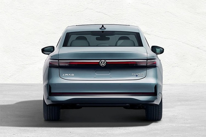 Xe đã được chuyển sang thế hệ mới vào tháng 9/2024 và đổi tên dòng sản phẩm thành Passat Pro. Passat ePro cũng là mẫu xe hybrid cắm sạc đầu tiên thuộc gia đình Volkswagen Pro. Giá bán của mẫu xe này tại thị trường Trung Quốc hiện vẫn còn là ẩn số.