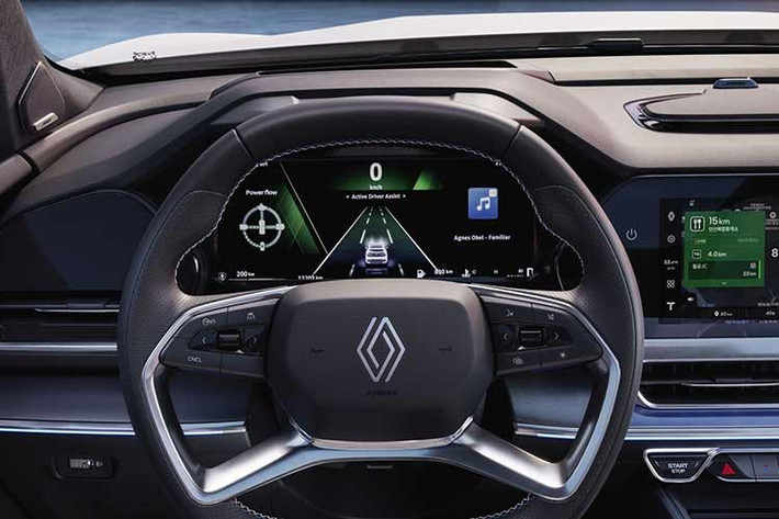 Để đảm bảo người Hàn Quốc am hiểu công nghệ chú ý đến Filante, mẫu xe này ra mắt một tính năng mà Renault mô tả là trải nghiệm giải trí độc đáo trên thế giới, đó là trò chơi điện tử XR trong xe có thể chơi bằng camera tích hợp. Chúng ta vẫn đang chờ đợi thông tin chi tiết đầy đủ về tính năng này.