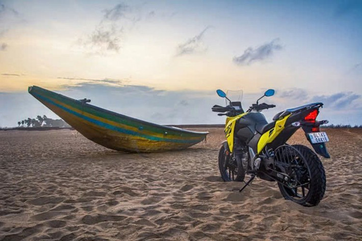 Khối động cơ của Suzuki V-Strom SX 250 thế hệ mới đã được tinh chỉnh nhẹ, tiếp tục mang lại hiệu suất ổn định, phản hồi tốt và phù hợp với nhu cầu sử dụng đa địa hình.