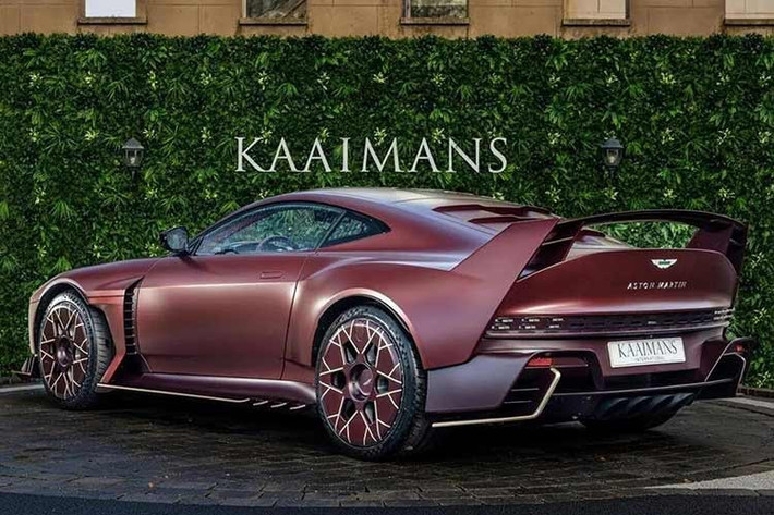 Được thiết kế, phát triển và chế tạo như một phần của chương trình cá nhân hóa, với sự đóng góp từ tay đua F1 Fernando Alonso, Valiant là sản phẩm của bộ phận chế tạo xe theo yêu cầu nội bộ của Aston Marti, mang đến những yếu tố đặc biệt giúp tăng cường sức mạnh, kiểu dáng mạnh mẽ và lực ép xuống mặt đường bằng những chi tiết mà ngay cả những phiên bản tiêu chuẩn cũng không thể có được.