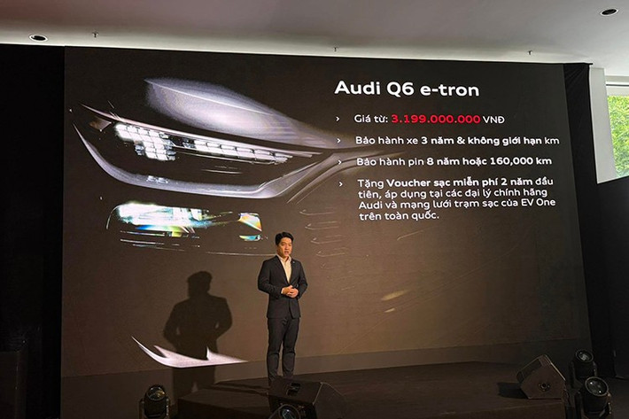Audi Q6 e-tron được trang bị tiêu chuẩn gói ADAS hỗ trợ người lái gồm các tính năng như ga tự động thích ứng, cảnh báo lệch làn đường, hỗ trợ phanh khẩn cấp, cảnh báo phương tiện cắt ngang phía trước/sau, hỗ trợ đánh lái tránh chướng ngại vật... Audi Việt Nam cho biết những tính năng trong gói ADAS có thể hoạt động trong dải vận tốc từ 0-150 km/h.