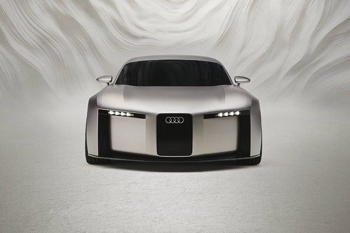 Theo Giám đốc Sáng tạo Massimo Frascella, cốt lõi của triết lý mới chính là “sự đơn giản triệt để”. Audi mong muốn loại bỏ những chi tiết thừa thãi để hướng đến sự tinh gọn tuyệt đối, mang lại trải nghiệm rõ ràng và tập trung hơn cho người dùng. Điều này không chỉ áp dụng cho ngoại thất mà còn cho cả nội thất, nơi những công nghệ và vật liệu tiên tiến được sử dụng một cách chính xác nhằm tối ưu hóa giá trị mang lại.