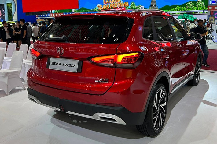 Trong thời gian qua, ZS đã trở thành cái tên biểu tượng và cũng là mẫu xe thành công nhất của MG kể từ khi thương hiệu này tái xuất tại thị trường Philippines vào năm 2018 nhờ ra mắt đúng thời điểm phân khúc crossover bùng nổ.