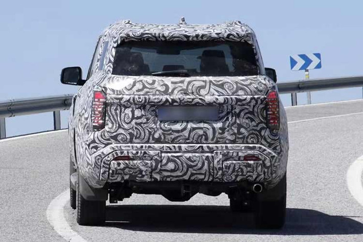 Việc chiếc xe thử nghiệm xuất hiện với tần suất dày đặc tại Thái Lan – nơi đặt nhà máy sản xuất chính – cho thấy Mitsubishi đang gấp rút hoàn thiện Pajero thế hệ mới để kịp thời điểm ra mắt. Các chuyên gia dự đoán mẫu xe sẽ sớm bước vào giai đoạn chạy thử nghiệm cuối cùng trước khi công bố chính thức.