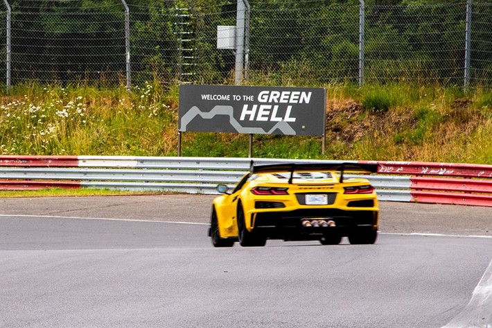 Tay đua của đội, cụ thể là kỹ sư động lực học xe ZR1X Drew Cattell, đã hoàn thành khoảng 600 vòng đua Nurburgring. Cả ba tay đua đều đã đến đường đua Đức tổng cộng 31 lần để phát triển các mẫu xe GM, bao gồm cả các phiên bản Corvette đã đề cập ở trên.