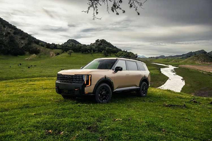 Tuy nhiên, trong nhóm crossover thiên về vận hành đa dụng, Kia Telluride X-Pro SX Prestige 2027 hiện gần như không có đối thủ trực tiếp. Phiên bản X-Pro SX Prestige không được cung cấp tùy chọn hybrid.