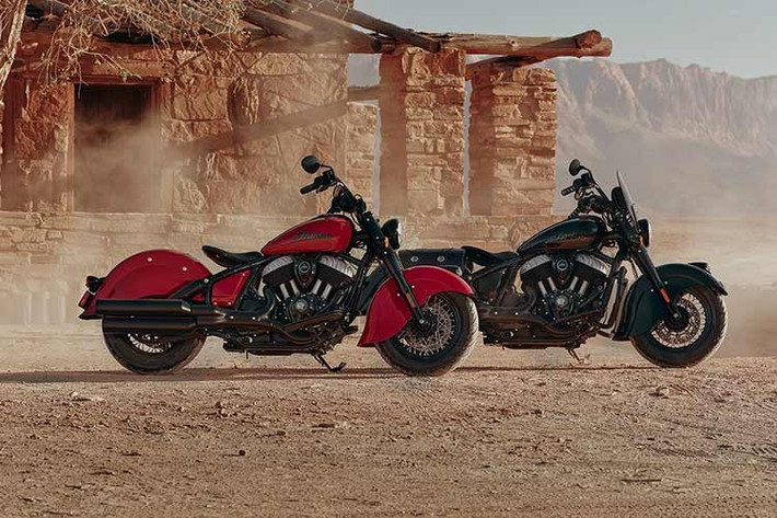 Về thiết kế, Chief Vintage 2026 trung thành với ngôn ngữ tạo hình cổ điển đặc trưng của dòng Chief, nổi bật với bộ chắn bùn trước và sau dài, các đường cong thân xe mềm mại và dáng xe trường trục đặc trưng của cruiser Mỹ truyền thống. Tổng thể thiết kế là sự tri ân trực tiếp tới những mẫu Indian nguyên bản được sản xuất tại Springfield, bang Massachusetts – cái nôi khai sinh thương hiệu.