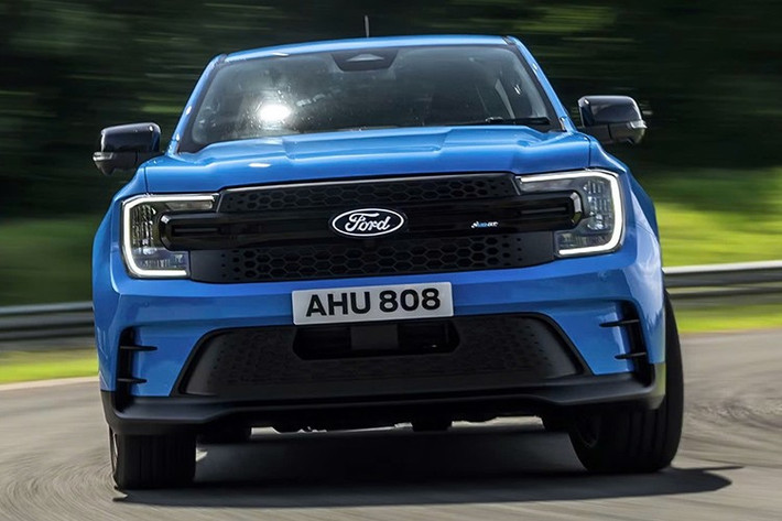 Ngoại hình của phiên bản PHEV tiếp tục thể hiện cá tính thể thao đặc trưng của MS-RT với các chi tiết thiết kế táo bạo như lưới tản nhiệt tổ ong...