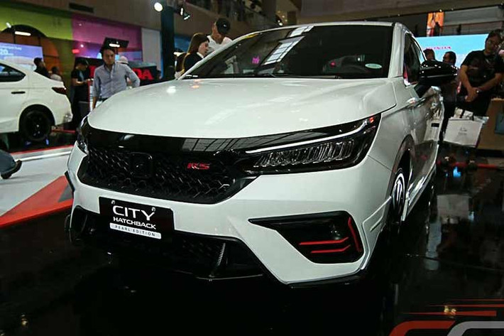 Tại thị trường Philippines, Honda City 1.5 S CVT + Honda Sensing có giá 1.039.000 PHP (tương đương 460 triệu đồng); City Hatchback 1.5 RS CVT + Honda Sensing có giá 1.279.000 PHP (khoảng 570 triệu đồng).
