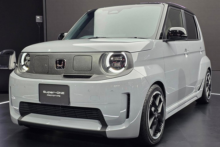 Phiên bản thương mại của xe sẽ giữ nguyên cái tên Honda Super-One ở hầu hết các thị trường vào năm 2026. Riêng tại Anh, mẫu xe mini điện này sẽ mang tên Honda Super-N.