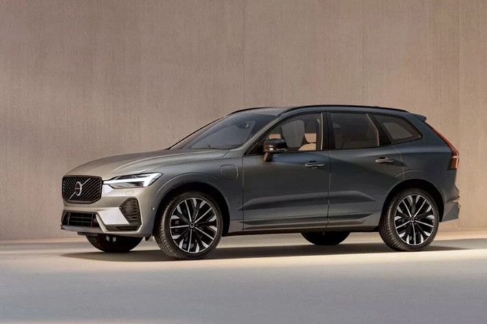 Volvo XC60 2026 ﻿Là dòng SUV hạng sang cỡ trung chủ lực của Volvo, XC60 2026 được xem là bản cập nhật quan trọng trong chu kỳ sản phẩm, với giá dự kiến từ khoảng 2,5 tỷ đồng. Mẫu xe tiếp tục cạnh tranh trực tiếp với Mercedes-Benz GLC và BMW X3.
