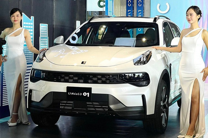 Lynk &amp; Co 01 là mẫu xe đầu tiên của thương hiệu Lynk &amp; Co được giới thiệu trên quy mô toàn cầu, đồng thời giữ vai trò là dòng xe chủ lực tại nhiều thị trường trọng điểm như châu Âu, Trung Đông, Trung Quốc, Mỹ Latin và Đông Nam Á. Phiên bản Lynk &amp; Co 01 Hyper 2025 mới vừa chính thức ra mắt Việt Nam hôm nay 9/8/2025.