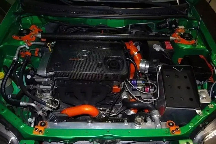 Người bán thừa nhận rằng chiếc xe không còn trong tình trạng hoàn hảo và cần được sửa chữa, nhưng khẳng định có thể dễ dàng phục hồi. Các vấn đề đã biết bao gồm rò rỉ chất lỏng, lớp sơn bóng trên nắp capo bị phai màu và hao mòn chung theo tuổi đời của xe.