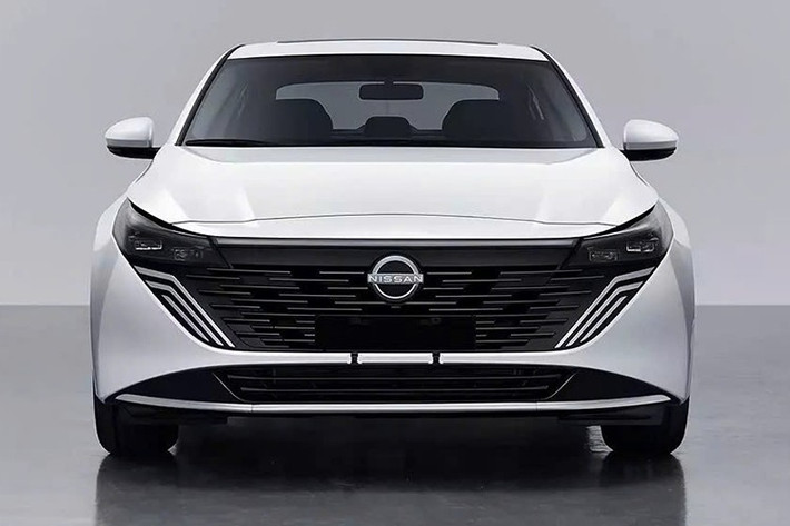 Chưa hết, Nissan Teana 2026 còn sở hữu cản trước với khe hút gió lớn hơn, mang phong cách tương tự các mẫu xe N6 và N7 mới. Những thay đổi này nhằm hiện đại hóa Teana và tạo sự đồng nhất về hình ảnh với các dòng xe điện hóa mới của Nissan.