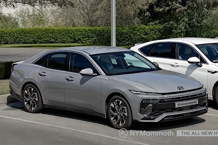 Hyundai Elantra mới sẽ ra mắt toàn cầu vào năm 2026. Với những hình ảnh rò rỉ gần như xác thực diện mạo sản phẩm cuối cùng, Elantra thế hệ mới đang được kỳ vọng sẽ trở thành nhân tố nổi bật trong phân khúc sedan cỡ nhỏ, nơi cạnh tranh đang ngày càng khốc liệt nhưng cũng đầy tiềm năng.