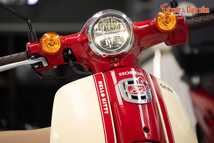 Tất cả các phiên bản này đều được sản xuất số lượng giới hạn tại Nhật Bản. Cụ thể, Honda Super Cub 110 Hello Kitty xuất xưởng 1.000 chiếc. Trong khi đó, bản Super Cub 50 Hello Kitty chỉ có đúng 300 chiếc tung ra thị trường.