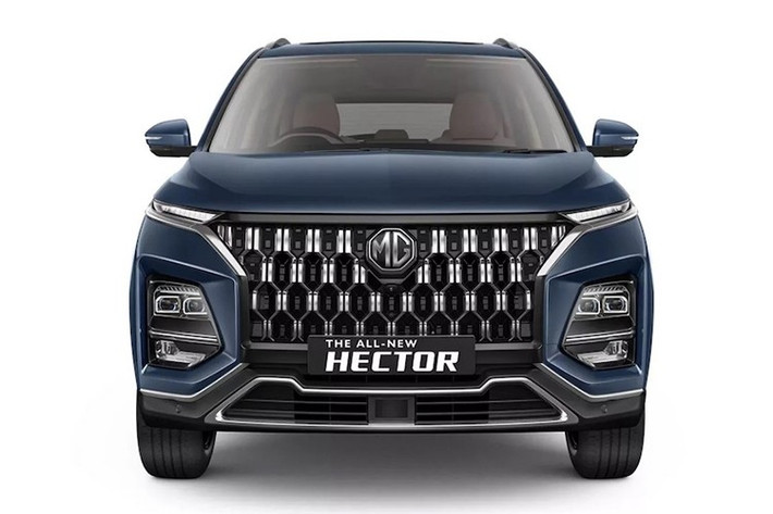 Phiên bản MG Hector nâng cấp hiện đã có thể đặt hàng tại Ấn Độ. Giá khởi điểm từ 1.199.000 Rupee (tương đương 349 triệu đồng) cho bản Hector Style MT cơ bản, và lên đến 1.949.000 Rupee (567,4 triệu đồng) cho bản Hector Plus Savvy Pro CVT cao cấp nhất.