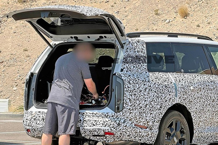 Mẫu xe SUV cỡ lớn KIa Telluride thế hệ mới dự kiến được giới thiệu vào cuối năm 2025 và bán ra từ đầu năm 2026. Xe tiếp tục được lắp ráp tại nhà máy Kia ở West Point, bang Georgia (Mỹ).