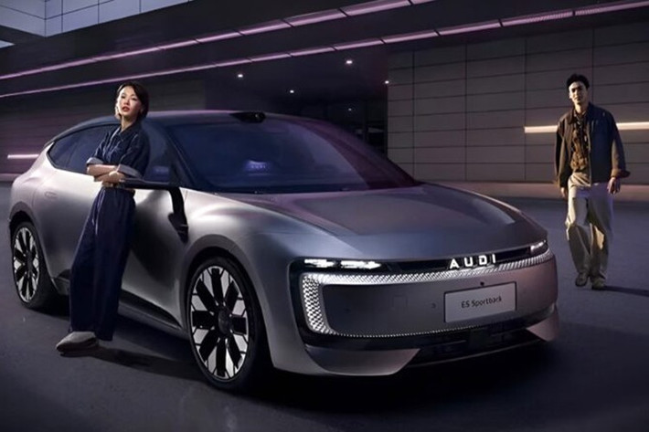 Cụ thể, Liên doanh SAIC Audi thông báo mẫu xe mới AUDI E5 Sportback đã nhận được 10.153 đơn đặt hàng chỉ trong 30 phút đầu tiên mở bán. Đây là mẫu xe điện fastback hoàn toàn mới dành riêng cho thị trường Trung Quốc, có giá bán khởi điểm từ 235.900 Nhân dân tệ (tương đương khoảng 855 triệu đồng).