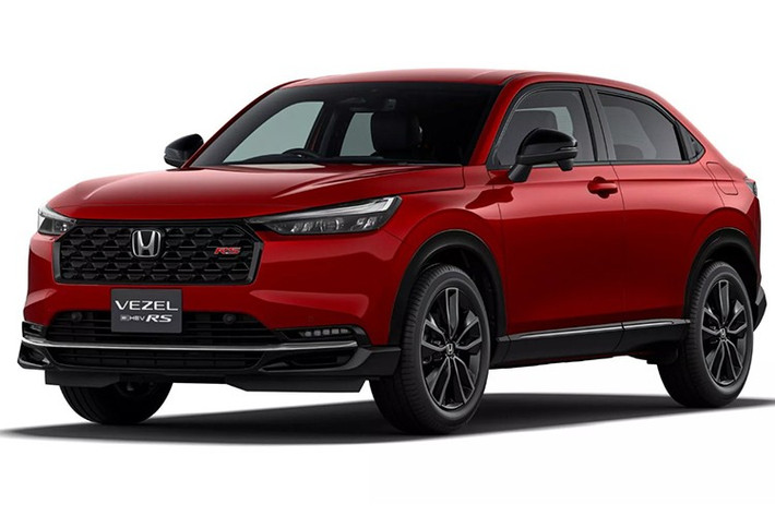 Honda Vezel e:HEV RS 2026 sẽ được bán ra tại Nhật Bản từ tháng 10/2025 với mức giá 3.748.800 yên (khoảng 25.500 USD) cho bản FWD và 3.968.800 yên (27.000 USD) cho bản AWD. Mức giá này cao hơn khoảng 480.700 yên (3.300 USD) so với bản e:HEV Z.