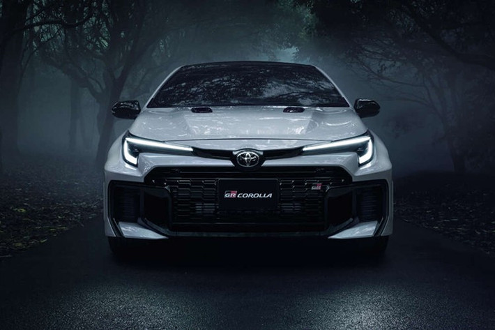 Việc nâng cấp này giúp tăng độ cứng vững mà không làm tăng trọng lượng, cải thiện sự ổn định khi vận hành ở tốc độ cao, đặc biệt trên các đường đua quốc tế như Nürburgring.