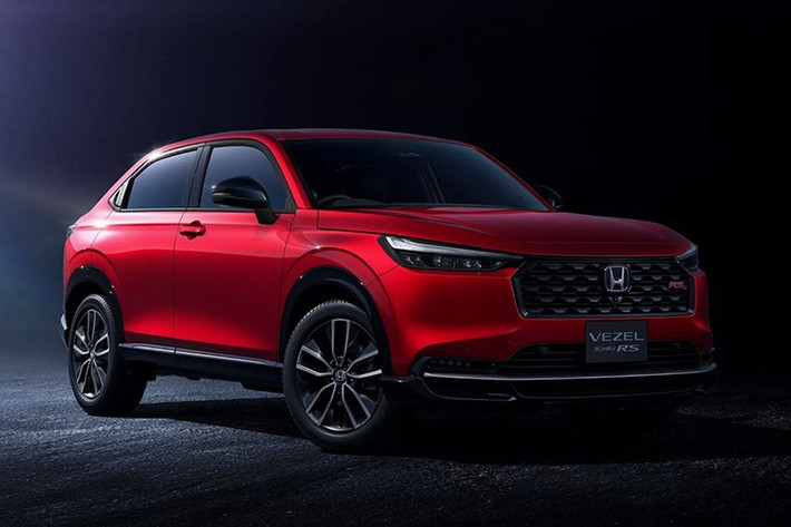 Honda Vezel e:HEV RS 2026 mới ra mắt (còn có tên gọi khác là HR-V tại châu Âu) dành cho thị trường Nhật Bản. Đây là biến thể mới của mẫu SUV cỡ nhỏ, được nâng cấp về thiết kế, khung gầm và trang bị, trong khi vẫn sử dụng hệ truyền động hybrid tự sạc quen thuộc.