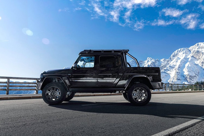 Mẫu xe này có tên gọi Brabus XLP 800 6x6 Adventure và nhắm thẳng đến giới triệu phú. Thật không ngoa khi nói rằng, trong khi G63 tiêu chuẩn có giá khởi điểm 186.100 đô la tại thị trường Mỹ, chưa bao gồm phí vận chuyển, thì phiên bản dẫn động 6 bánh này có giá 1.333.774,61 euro, tương đương gần 1,6 triệu USD theo tỷ giá hối đoái hiện tại, gấp 9 lần.