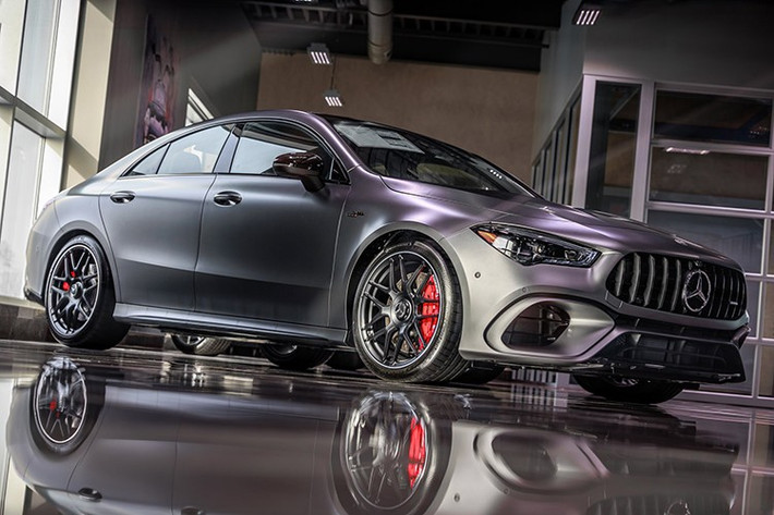 Mercedes-Benz không đề cập đến giá cả, nhưng một số lượng xe "giới hạn" sẽ được bán tại Hoa Kỳ và Châu Âu, với 2 kiểu thân xe là coupe 4 cửa hoặc Shooting Brake. Biến thể Châu Âu mới có lựa chọn dáng wagon cũng như tốc độ tối đa cao hơn là 270km/h.