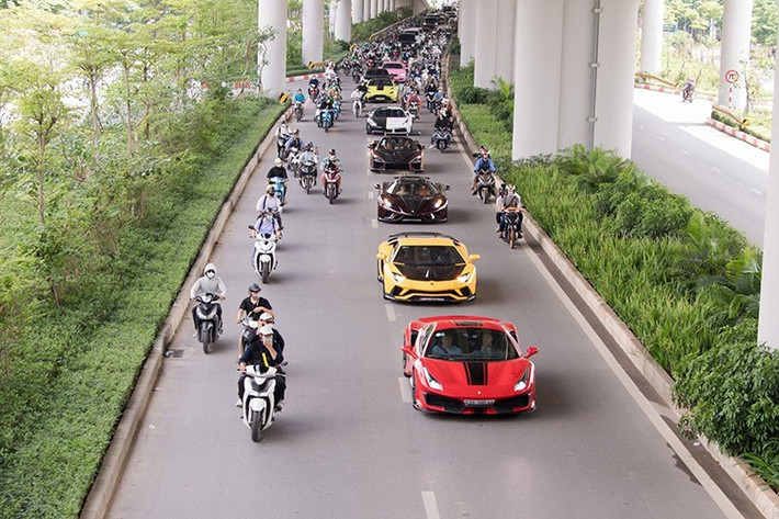 Tất cả siêu xe hay xe siêu sang của vợ chồng Mailisa đều được mua tại đại lý chính hãng. Sau này, khi tiếp cận các dòng xe độc như Ferrari 488 Pista, McLaren Senna và Koenigsegg Regera, cặp vợ chồng này mới tìm đến các đại lý nhập khẩu tư nhân.