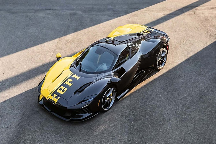 Để dễ hình dung, nó chỉ kém chiếc Ferrari 275 GTB/C Speciale huyền thoại năm 1964, được bán với giá 26,4 triệu đô la vào năm 2014, 400.000 đô la. Mọi chiếc xe xếp trên nó trong danh sách đều là xe cổ điển. Daytona SP3 599+1 là chiếc Ferrari hiện đại đầu tiên lọt vào bảng xếp hạng danh giá này.